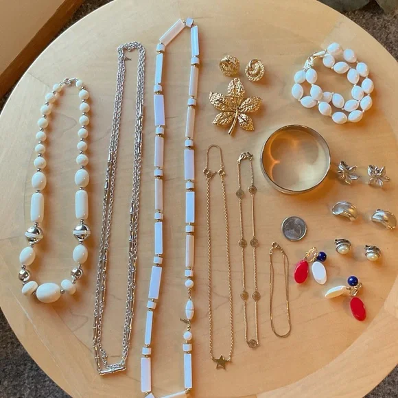 Trifari LOT of Necklaces, Bracelets, Brooch & Clip On Earrings Collection - Picture 1 of 15